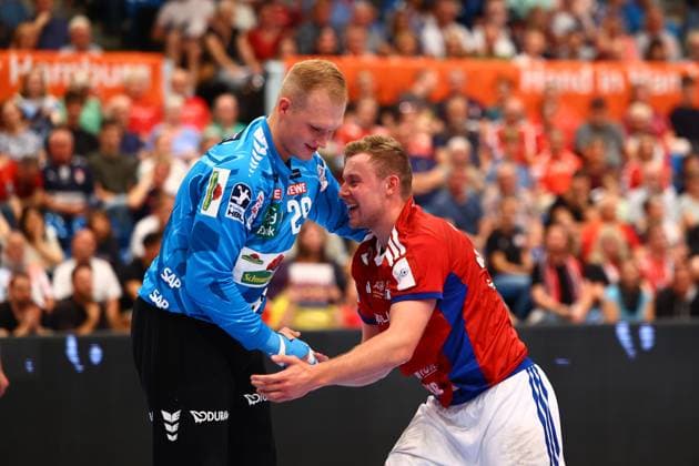 Handball I Herren I Saison 2025 2026 I Bundesliga I 3. Spieltag I HSV Hamburg -Rhein-Neckar Löwen I 07.09.2025 David Späth (29, Rhein-Neckar Löwen) Moritz Sauter (33, HSV Hamburg) Hamburg Alsterdorfer Sporthalle Hamburg Deutschland Copyright: xLobeca RalfxHomburgx
