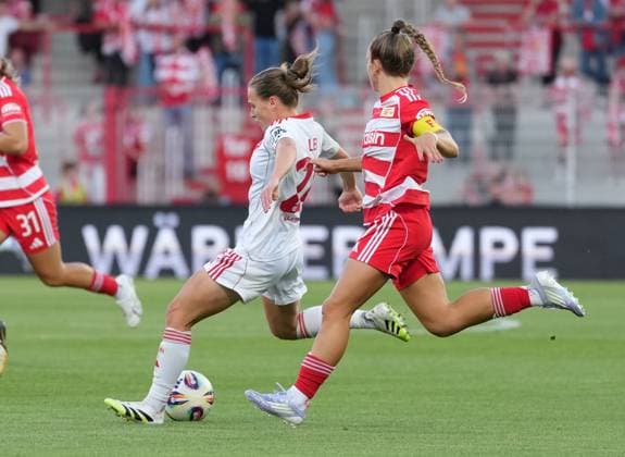 07.09.2025 - Fussball - Saison 2025 2026 - 1. Google Pixel Frauen Bundesliga - 1. Spieltag: 1. FC Union Berlin Frauen FCU - 1. FC Nürnberg Frauen FCN ( Club Clubfrauen) - ChPr - xchxprx - von links : Nastassja Lein (24, 1. FC Nürnberg FCN ) Lisa Heiseler ( 7, 1. FC Union Berlin )