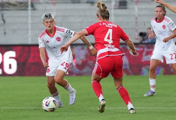 07.09.2025 - Fussball - Saison 2025 2026 - 1. Google Pixel Frauen Bundesliga - 1. Spieltag: 1. FC Union Berlin Frauen FCU - 1. FC Nürnberg Frauen FCN ( Club Clubfrauen) - ChPr - xchxprx - von links : Aneta Polaskova (26, 1. FC Nürnberg FCN ) Anna Aehling ( 4, 1. FC Union Berlin )