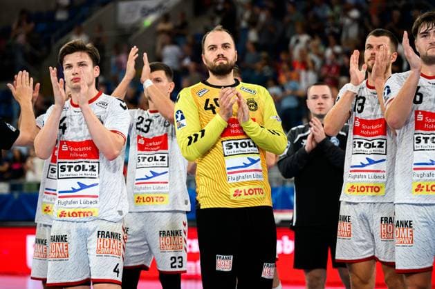 Bietigheim: HBL - 25 26 - SG BBM Bietigheim - VfL Luebeck-Schwartau Paul Holzhacker (VfL Luebeck-Schwartau), Torhueter Nils Conrad (VfL Luebeck-Schwartau) unzufrieden enttäuscht enttaeuscht niedergeschlagen frustriert, Bietigheim-Bissingen Egetrans Arena Baden-Württemberg Deutschland