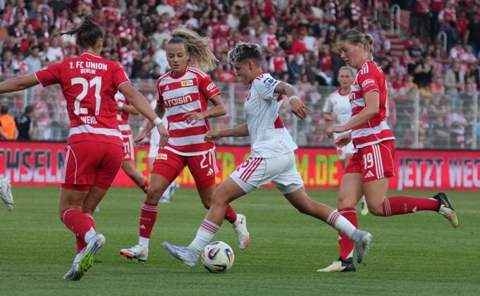 07.09.2025 - Fussball - Saison 2025 2026 - 1. Google Pixel Frauen Bundesliga - 1. Spieltag: 1. FC Union Berlin Frauen FCU - 1. FC Nürnberg Frauen FCN ( Club Clubfrauen) - ChPr - xchxprx - von links : Anna Weiß ( 21, 1. FC Union Berlin ) Jenny Hipp ( 27, 1. FC Union Berlin ) Aneta Polaskova (26, 1. FC Nürnberg FCN ) Samantha Steuerwald ( 19, 1. FC Union Berlin )