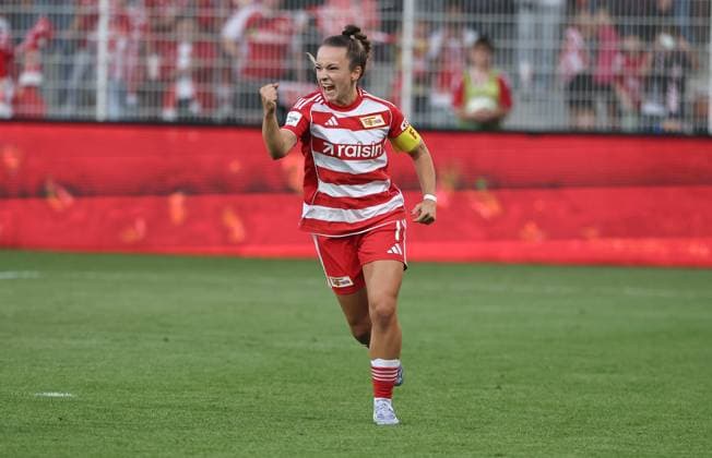Lisa Heiseler jubelt nach 1:0 Freude Emotion Jubel Fußball Fussball 1. Bundesliga Damen Frauen Saison 2025 2026 07.09.2025 1.FC Union Berlin vs. 1.FC Nürnberg FCN DFL regulations prohibit any use of photographs as image sequences and or quasi-video