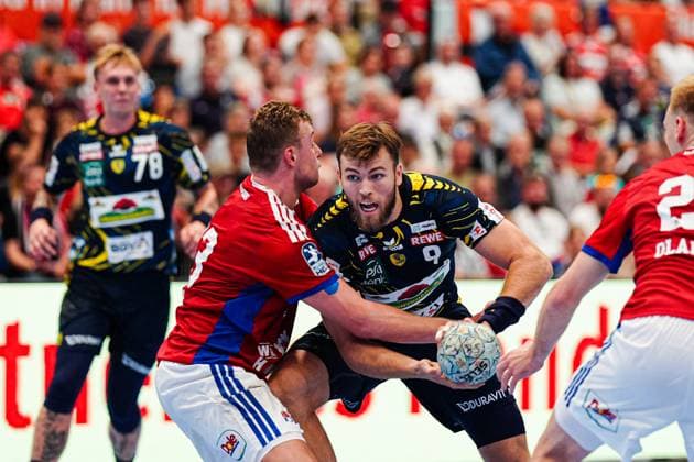 Moritz Sauter (Handball Verein Hamburg, 33), Steven Plucnar Jacobsen (Rhein-Neckar Loewen, 09) GER, Handball Sport Verein Hamburg vs. Rhein-Neckar Loewen, Handball, 1. Bundesliga, Spieltag 3, Saison 2025 2026, 07.09.2025 GER, Handball Sport Verein Hamburg vs. Rhein-Neckar Loewen, Handball, 1. Bundesliga, Spieltag 3, Saison 2025 2026, 07.09.2025 Hamburg Copyright: xEibner-Pressefoto MarcelxvonxFehrnx EP_MFN