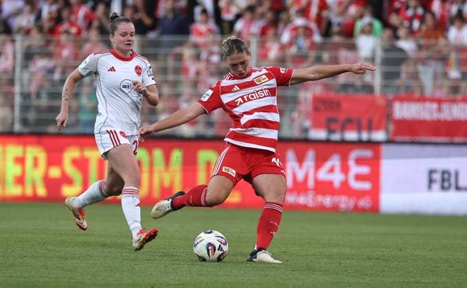 Samantha Steuerwald am Ball Einzelbild Freisteller Aktion Fußball Fussball 1. Bundesliga Damen Frauen Saison 2025 2026 07.09.2025 1.FC Union Berlin vs. 1.FC Nürnberg FCN DFL regulations prohibit any use of photographs as image sequences and or quasi-video