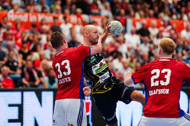 Moritz Sauter (Handball Verein Hamburg, 33), Lukas Sandell (Rhein-Neckar Loewen, 11) GER, Handball Sport Verein Hamburg vs. Rhein-Neckar Loewen, Handball, 1. Bundesliga, Spieltag 3, Saison 2025 2026, 07.09.2025 GER, Handball Sport Verein Hamburg vs. Rhein-Neckar Loewen, Handball, 1. Bundesliga, Spieltag 3, Saison 2025 2026, 07.09.2025 Hamburg Copyright: xEibner-Pressefoto MarcelxvonxFehrnx EP_MFN