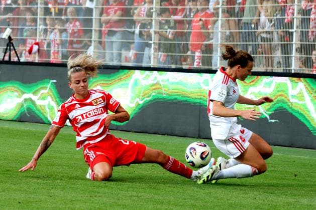 DEU, 2.BL, Frauen, 1.FC Union vs. 1.FC Nuernberg, 07.09.2025, Stadion Alte Foersterei, Berlin, DEU, 2.BL, Frauen, 1.FC Union vs. 1.FC Nuernberg, im Bild: Jenny Hipp (1.FC Union Berlin 27), Lein, Nastassja (1.FC Nuernberg 24) DFL - regulations prohibit any use of Photographs as image sequences and or quasi-video
