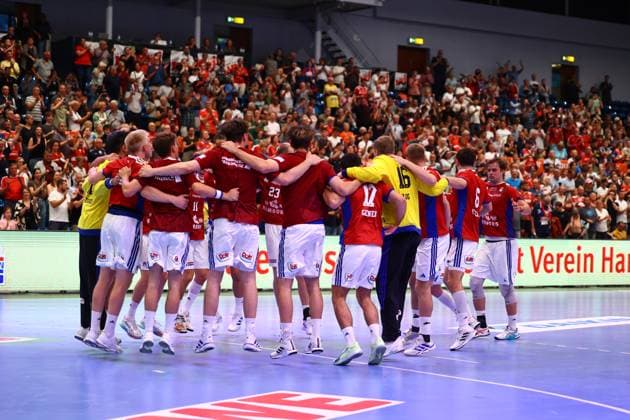 Handball I Herren I Saison 2025 2026 I Bundesliga I 3. Spieltag I HSV Hamburg -Rhein-Neckar Löwen I 07.09.2025 HSV Hamburg feiert den Heimsieg Hamburg Alsterdorfer Sporthalle Hamburg Deutschland Copyright: xLobeca RalfxHomburgx