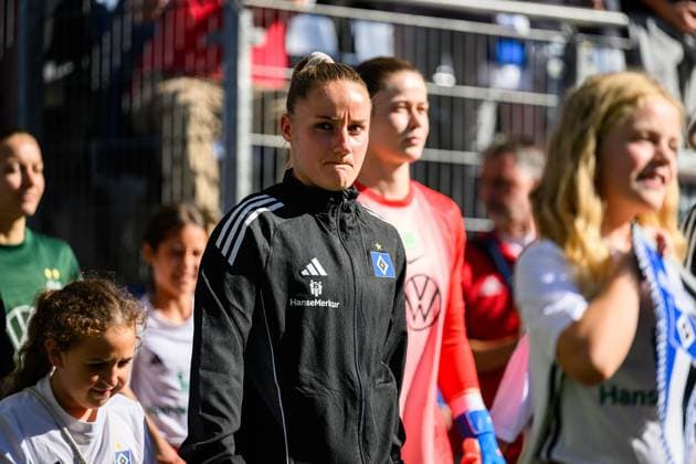 Fußball I Frauen I Saison 2025-2026 I Bundesliga I 1. Spieltag I Hamburger SV - VfL Wolfsburg I 07.09.2025 Laura Sieger (18, Hamburger SV) Hamburg Volksparkstadion Hamburg Deutschland Copyright: xLobecax xHenningxRohlfsx
