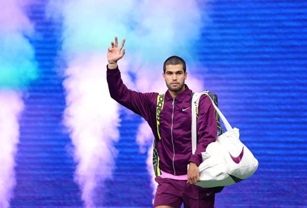 Carlos Alcaraz of Spain enters court 2025 US Open, Day Fifteen, USTA Billie Jean King National Tennis Center, New York, USA - 07 Sept 2025New York USTA Billie Jean King National T New York (NY) United States of America  Copyright: xEllaxLing Shutterstockx 15467801g