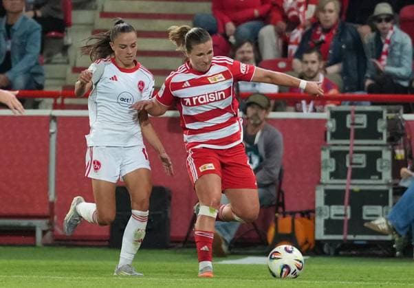 07.09.2025 - Fussball - Saison 2025 2026 - 1. Google Pixel Frauen Bundesliga - 1. Spieltag: 1. FC Union Berlin Frauen FCU - 1. FC Nürnberg Frauen FCN ( Club Clubfrauen) - ChPr - xchxprx - von links : Sanja Homann (19, 1. FC Nürnberg FCN ) Dina Orschmann ( 11, 1. FC Union Berlin )