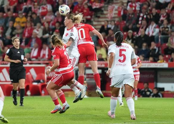 07.09.2025 - Fussball - Saison 2025 2026 - 1. Google Pixel Frauen Bundesliga - 1. Spieltag: 1. FC Union Berlin Frauen FCU - 1. FC Nürnberg Frauen FCN ( Club Clubfrauen) - ChPr - xchxprx - von links : Dina Orschmann ( 11, 1. FC Union Berlin ) Oliwia Wos (15, 1. FC Nürnberg FCN ) Eileen Campbell ( 10, 1. FC Union Berlin ) Clara Fröhlich (5, 1. FC Nürnberg FCN )