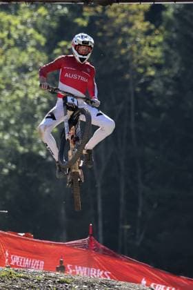 07 09 2025, ChampÃ ry, ChampÃ ry 2025 UCI Mountain Bike World Championships, Andreas Kolb (AUT) during the Men s Downhill Final ChampÃ ry Grand Paradis Valais Switzerland Copyright: xJustPictures.ch FrancescoxMinghettix jp-en-FrMi-MNG_7641