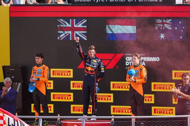 MOTORI - Formula 1 - Pirelli Gran Premio d Italia 2025 Max Verstappen, Lando Norris and Oscar Piastri on the podium during Pirelli Gran Premio d Italia 2025, Formula 1 Championship in Monza, Italy, September 07 2025 Monza Italy  Copyright: xIPAxSport ABACAx