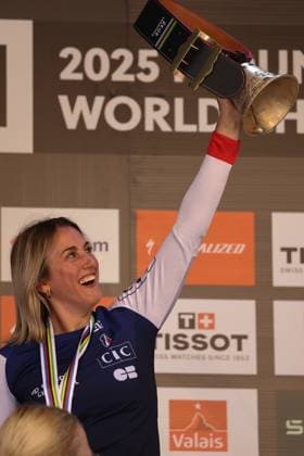 07 09 2025, ChampÃ ry, ChampÃ ry 2025 UCI Mountain Bike World Championships, Myriam Nicole (FRA), Silver Medal at the Downhill World Championship, WM, Weltmeisterschaft during the award ceremony ChampÃ ry Grand Paradis Valais Switzerland Copyright: xJustPictures.ch FrancescoxMinghettix jp-en-FrMi-MNG_8251