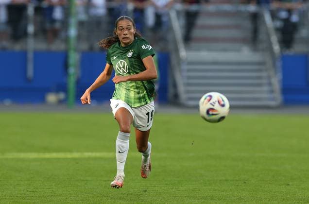 Kessya Bussy (VfL Wolfsburg) Fussball, GER, Frauen, Damen, Flyeralarm Frauen Bundesliga, Saison 2025 2026, Volksparkstadion, 1.Spieltag Hamburger SV gegen VfL Wolfsburg, 3-3