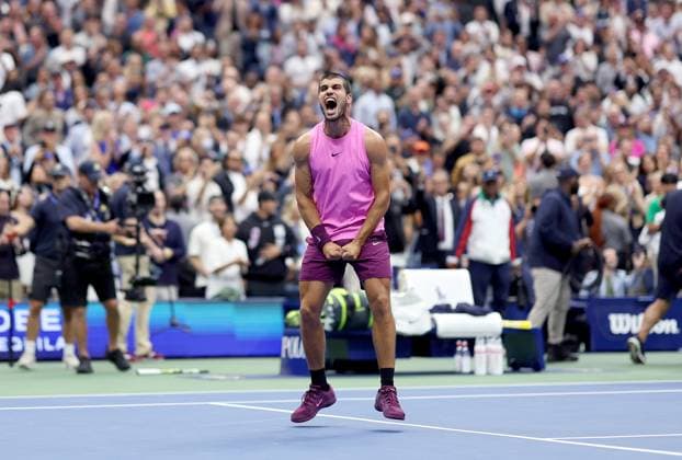 Carlos Alcaraz of Spain celebrates on match point 2025 US Open, Day Fifteen, USTA Billie Jean King National Tennis Center, New York, USA - 07 Sept 2025New York USTA Billie Jean King National T New York (NY) United States of America  Copyright: xEllaxLing Shutterstockx 15467801ao