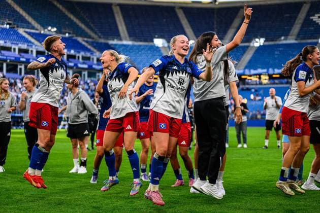 Fußball I Frauen I Saison 2025-2026 I Bundesliga I 1. Spieltag I Hamburger SV - VfL Wolfsburg I 07.09.2025 Jobina Verena Lahr (31, Hamburger SV), Sophie Hillebrand (22, Hamburger SV), Mia Büchele (17, Hamburger SV), Vildan Kardesler (7, Hamburger SV) Hamburg Volksparkstadion Hamburg Deutschland Copyright: xLobecax xHenningxRohlfsx