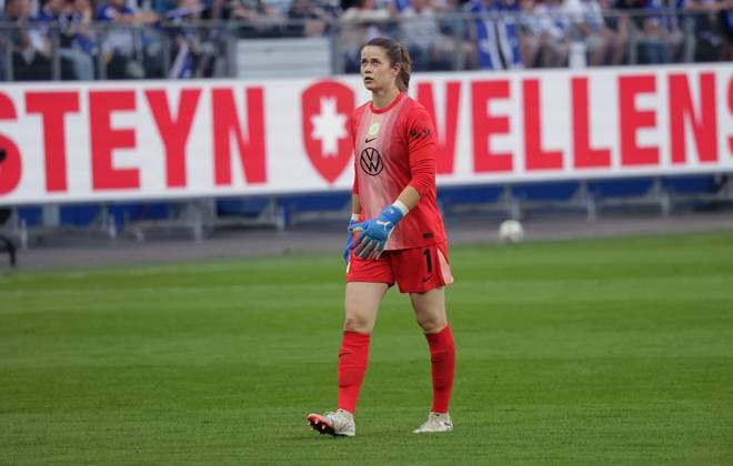 Stina Johannes (VfL Wolfsburg) enttaeuscht nach dem Unentschieden Fussball, GER, Frauen, Damen, Flyeralarm Frauen Bundesliga, Saison 2025 2026, Volksparkstadion, 1.Spieltag Hamburger SV gegen VfL Wolfsburg, 3-3