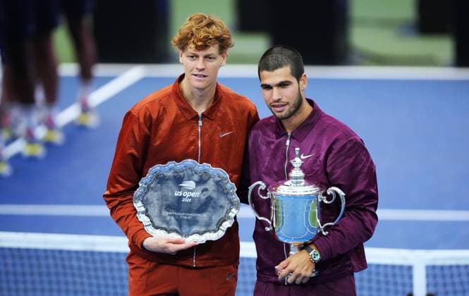 (250908) -- NEW YORK, Sept. 8, 2025 -- Winner Carlos Alcaraz (R) of Spain and runner-up Jannik Sinner of Italy pose with their trophies after their men s singles final match at the 2025 US Open tennis championships in New York, the United States, Sept. 7, 2025. ) (SP)U.S.-NEW YORK-TENNIS-US OPEN-MEN S SINGLES-FINAL WuxXiaoling 