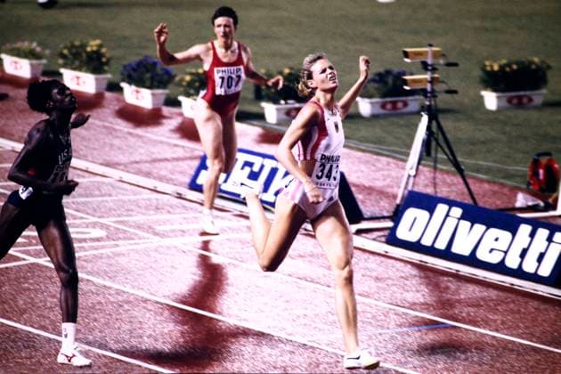 KRABBE Katrin Team GER Finale 200m Weltmeisterin 200m der Frauen Leichtathletik Weltmeisterschaften 1991 in Tokyo 30.08.1991 Tokyo *** KRABBE Katrin Team GER Final 200m World Champion 200m Womens Athletics World Championships 1991 in Tokyo 30 08 1991 Tokyo Copyright: xLacixPerenyix