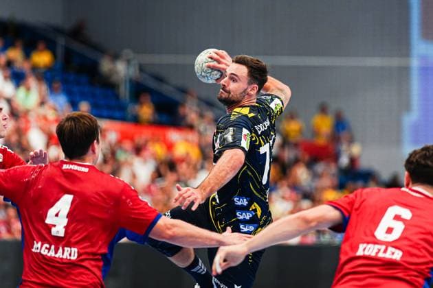 Wurf Tor Dani Baijens (Rhein-Neckar Loewen, 77) GER, Handball Verein Hamburg vs. Rhein-Neckar Loewen, Handball, 1. Bundesliga, Spieltag 3, Saison 2025 2026, 07.09.2025 GER, Handball Sport Verein Hamburg vs. Rhein-Neckar Loewen, Handball, 1. Bundesliga, Spieltag 3, Saison 2025 2026, 07.09.2025 Hamburg Copyright: xEibner-Pressefoto MarcelxvonxFehrnx EP_MFN
