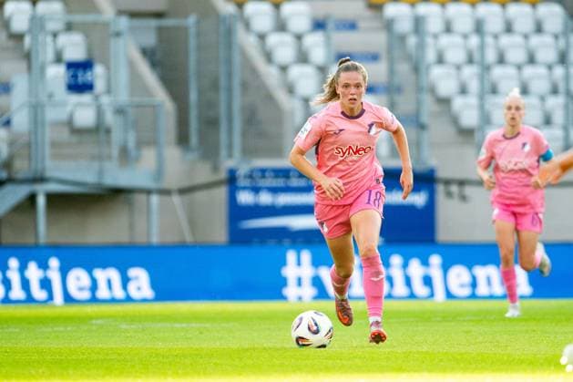 Valesca Ampoorter (TSG Hoffenheim, 18) am Ball, GER, TSG 1899 Hoffenheim vs FC Carl Zeiss Jena, Fussball Google Pixel Frauen Bundesliga, 1. Spieltag, Saison 2025 2026, 08.09.2025 DFB regulations prohibit any use of photographs as image sequences and or quasi-video GER, TSG 1899 Hoffenheim vs FC Carl Zeiss Jena, Fussball Google Pixel Frauen Bundesliga, 1. Spieltag, Saison 2025 2026, 08.09.2025 Jena Copyright: xEibner-Pressefoto Memmlerx EP_MMR
