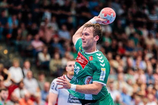 Tom Bergner (GWD Minden, 28) im Torwurf GER, GWD Minden vs. SG Flensburg-Handewitt, Handball, 1. Bundesliga, 3. Spieltag, Spielzeit 2025 2026, 08.09.2025 GER, GWD Minden vs. SG Flensburg-Handewitt, Handball, 1. Bundesliga, 3. Spieltag, Spielzeit 2025 2026, 08.09.2025 Luebbecke Copyright: xEibner-Pressefoto JanxRollingerx EP_JSK