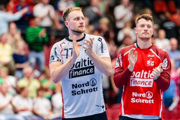 Luca Witzke (SG Flensburg-Handewitt, 77) jubelt freut sich nach 27:40 Sieg GER, GWD Minden vs. SG Flensburg-Handewitt, Handball, 1. Bundesliga, 3. Spieltag, Spielzeit 2025 2026, 08.09.2025 GER, GWD Minden vs. SG Flensburg-Handewitt, Handball, 1. Bundesliga, 3. Spieltag, Spielzeit 2025 2026, 08.09.2025 Luebbecke Copyright: xEibner-Pressefoto JanxRollingerx EP_JSK