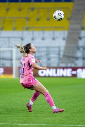 Janna Grimm (TSG Hoffenheim, 26) am Ball, GER, TSG 1899 Hoffenheim vs FC Carl Zeiss Jena, Fussball Google Pixel Frauen Bundesliga, 1. Spieltag, Saison 2025 2026, 08.09.2025 DFB regulations prohibit any use of photographs as image sequences and or quasi-video GER, TSG 1899 Hoffenheim vs FC Carl Zeiss Jena, Fussball Google Pixel Frauen Bundesliga, 1. Spieltag, Saison 2025 2026, 08.09.2025 Jena Copyright: xEibner-Pressefoto Memmlerx EP_MMR