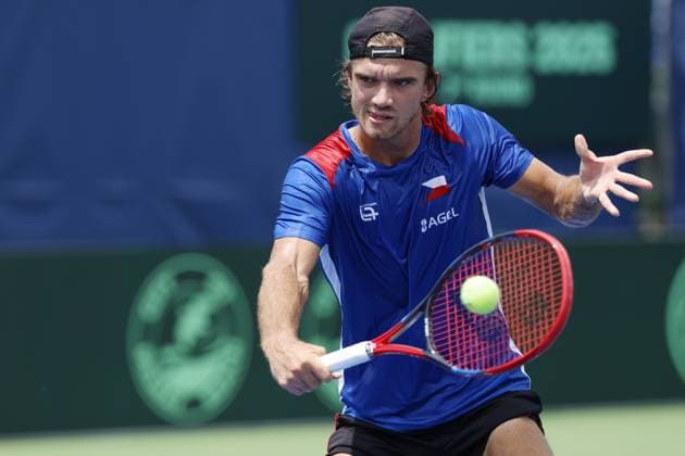 Tomas Machac, Czech tennis player during the preparation for the qualifying match between the USA and the Czech Republic for the final group of the Davis Cup 2025 at the Delray Beach Tennis Center in Delray Beach, USA. 08.09.2025, Delray Beach, USA. (CTKxPhoto PavelxLebeda) CTKPhotoF202509080030301  CTKPhotoF202509080030301