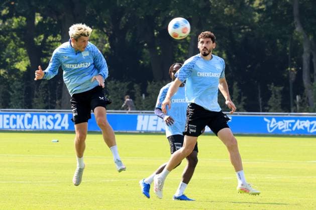 DEU, DFL, 2. FBL Hertha BSC, Training, 09.09.2025, Sportforum, Berlin, DEU, DFL, 2. FBL Hertha BSC, Training, im Bild Dawid Kownacki (Hertha BSC Berlin 9), Agust’n Rogel (Hertha BSC Berlin 3) DFL - regulations prohibit any use of Photographs as image sequences and or quasi-video
