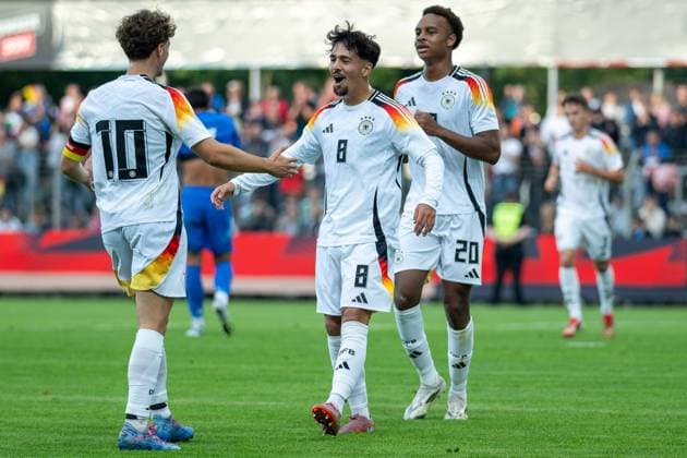 Tor zum 1:0 durch Laurin Ulrich (Deutschland, 08), mit Ibrahimovic, Arijon (Deutschland U20, 07) und Ouedraogo, Assan (Deutschland U20, 20), GER, Deutschland vs. Italien, Fussball, U20 Elite League, 2. Spieltag, Spielzeit 2025 2026, 09.09.2025, Eibner-Pressefoto Sascha Walther GER, Deutschland vs. Italien, Fussball, U20 Elite League, 2. Spieltag, Spielzeit 2025 2026, 09.09.2025 Reutlingen Copyright: xEibner-Pressefotox EP_SWA