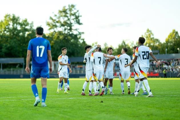 Romano, Marco (Italien U20, 17) ist enttäuscht enttaeuscht, unzufrieden nach Tor zum 3:0 durch Ibrahimovic, Arijon (Deutschland U20, 07) via Elfmeter, GER, Deutschland vs. Italien, Fussball, U20 Elite League, 2. Spieltag, Spielzeit 2025 2026, 09.09.2025, Eibner-Pressefoto Sascha Walther GER, Deutschland vs. Italien, Fussball, U20 Elite League, 2. Spieltag, Spielzeit 2025 2026, 09.09.2025 Reutlingen Copyright: xEibner-Pressefotox EP_SWA