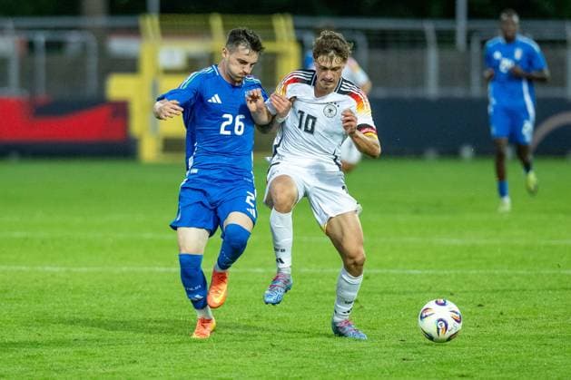 De Sant An Balbinot, Benjamin Emanuel (Italien U20, 26), Krattenmacher, Maurice (Deutschland U20, 10), GER, Deutschland vs. Italien, Fussball, U20 Elite League, 2. Spieltag, Spielzeit 2025 2026, 09.09.2025, Eibner-Pressefoto Sascha Walther GER, Deutschland vs. Italien, Fussball, U20 Elite League, 2. Spieltag, Spielzeit 2025 2026, 09.09.2025 Reutlingen Copyright: xEibner-Pressefotox EP_SWA