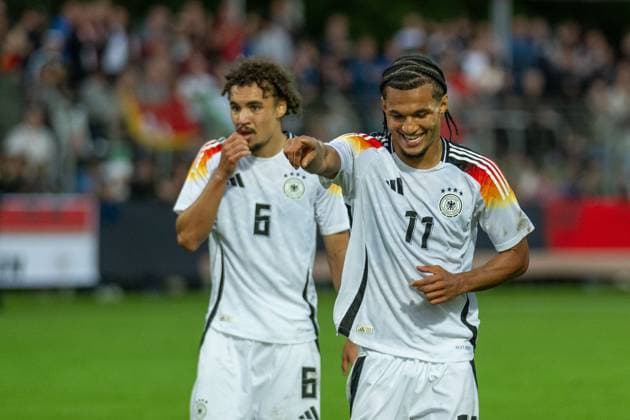 Tor zum 5:0 durch Brunner, Paris (Deutschland U20, 11), mit Lubach, Rafael (Deutschland U20, 06), GER, Deutschland vs. Italien, Fussball, U20 Elite League, 2. Spieltag, Spielzeit 2025 2026, 09.09.2025, Eibner-Pressefoto Sascha Walther GER, Deutschland vs. Italien, Fussball, U20 Elite League, 2. Spieltag, Spielzeit 2025 2026, 09.09.2025 Reutlingen Copyright: xEibner-Pressefotox EP_SWA