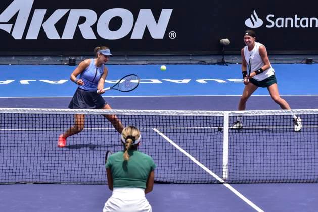 WTA, Tennis Damen GUADALAJARA 250 OPEN WTA GUADALAJARA 250 OPEN BARTUNKOVA KASINTSEVA SANTAMARIA TANG 09092025 GUADALAJARA, JALISCO. Action photo of Nikola Bartunkova and Victoria Jimenez Kasintseva during day 2 the WTA Guadalajara 250 Open, held at the Centro Panamericano de Tenis of Guadalajara, Jalisco, Mexico. Foto de accion de Nikola Bartunkova y Victoria Jimenez Kasintseva, durante el dia 2 del WTA Guadalajara 250 Open, celebrado en el Centro Panamericano de Tenis de Guadalajara, Jalisco, Mexico PHOTO BY IMAGENSHOP AGENCIA FOTOGRAFICA GUADALAJARA JALISCO MEXICO Copyright: xIMAGENSHOPxAGENCIAxFOTOGRAFICAx