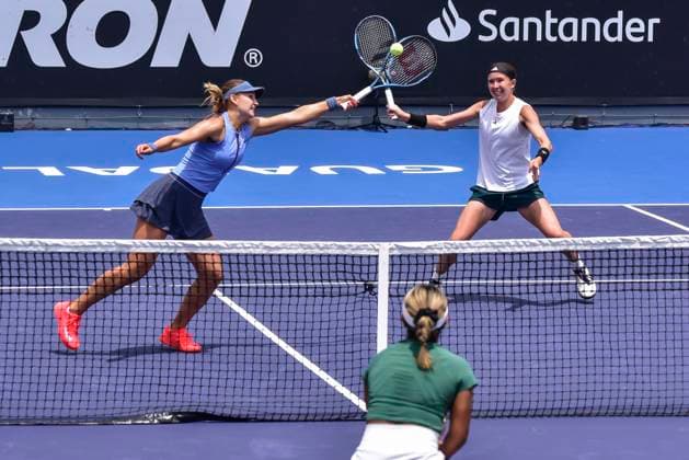 WTA, Tennis Damen GUADALAJARA 250 OPEN WTA GUADALAJARA 250 OPEN BARTUNKOVA KASINTSEVA SANTAMARIA TANG 09092025 GUADALAJARA, JALISCO. Action photo of Nikola Bartunkova and Victoria Jimenez Kasintseva during day 2 the WTA Guadalajara 250 Open, held at the Centro Panamericano de Tenis of Guadalajara, Jalisco, Mexico. Foto de accion de Nikola Bartunkova y Victoria Jimenez Kasintseva, durante el dia 2 del WTA Guadalajara 250 Open, celebrado en el Centro Panamericano de Tenis de Guadalajara, Jalisco, Mexico PHOTO BY IMAGENSHOP AGENCIA FOTOGRAFICA GUADALAJARA JALISCO MEXICO Copyright: xIMAGENSHOPxAGENCIAxFOTOGRAFICAx