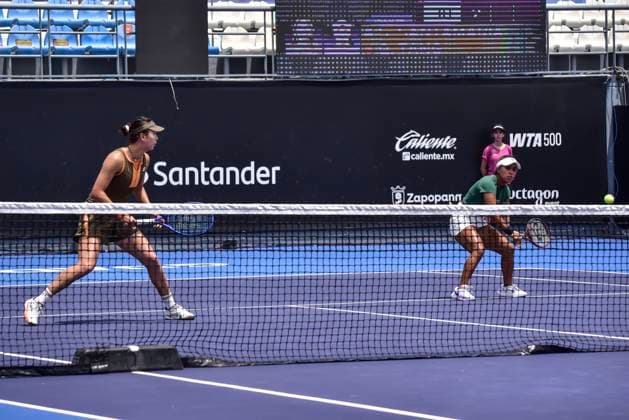 WTA, Tennis Damen GUADALAJARA 250 OPEN WTA GUADALAJARA 250 OPEN BARTUNKOVA KASINTSEVA SANTAMARIA TANG 09092025 GUADALAJARA, JALISCO. Action photo of Sabrina Santamaria and Quianhui Tang, during day 2 the WTA Guadalajara 250 Open, held at the Centro Panamericano de Tenis of Guadalajara, Jalisco, Mexico. Foto de accion de Sabrina Santamaria y Quianhi Tang, durante el dia 2 del WTA Guadalajara 250 Open, celebrado en el Centro Panamericano de Tenis de Guadalajara, Jalisco, Mexico PHOTO BY IMAGENSHOP AGENCIA FOTOGRAFICA GUADALAJARA JALISCO MEXICO Copyright: xIMAGENSHOPxAGENCIAxFOTOGRAFICAx