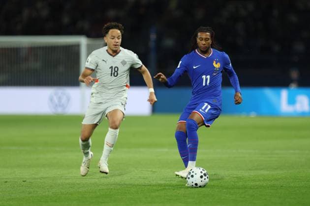 Football France Islande PHOTOPQR LE PARISIEN Olivier Arandel ; Paris ; 09 09 2025 ; Paris, France Parc des Princes Mardi 9 septembre 2025 Sports Football Équipe de France de football Éliminatoires de la zone Europe pour la Coupe du monde de football 2026 France - Islande - Mikael anderson et Michael Olise LP Olivier Arandel Saint Denis, France, sept 9th 2025. Stade de France. Soccer. France - Iceland: World Cup qualifying match