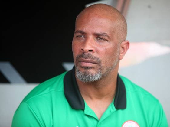 2026 FIFA World Cup, WM, Weltmeisterschaft, Fussball Qualifier: Nigeria Beat Rwanda 1-0 In Uyo Eric Chelle, coach of the Super Eagles, looks on during the 2026 FIFA World Cup Qualifier match between Nigeria s Super Eagles and Rwanda s Amavubi, which Nigeria wins 1-0, at Godswill Akpabio Stadium in Uyo, Akwa Ibom State, Nigeria, on September 6, 2025. Uyo Nigeria Copyright: xAdekunlexAjayix originalFilename:ajayi-notitle250906_npSyW.jpg