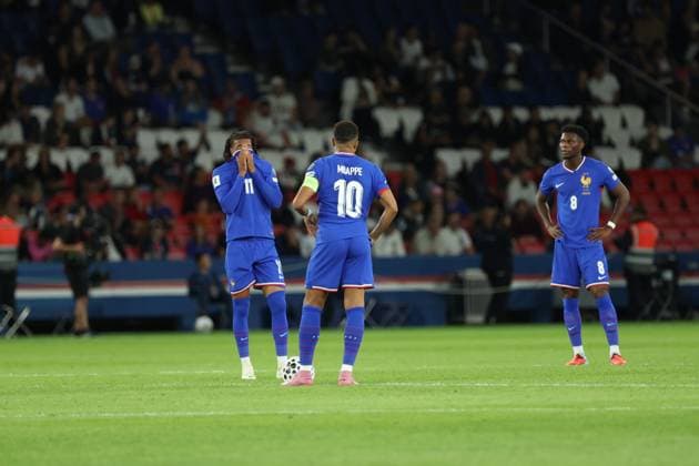 Football France Islande PHOTOPQR LE PARISIEN Olivier Arandel ; Paris ; 09 09 2025 ; Paris, France Parc des Princes Mardi 9 septembre 2025 Sports Football Équipe de France de football Éliminatoires de la zone Europe pour la Coupe du monde de football 2026 France - Islande - Déception des bleus à la suite de l ouverture du score de l Islande. Kylian Mbappé, Michael Olise LP Olivier Arandel Saint Denis, France, sept 9th 2025. Stade de France. Soccer. France - Iceland: World Cup qualifying match