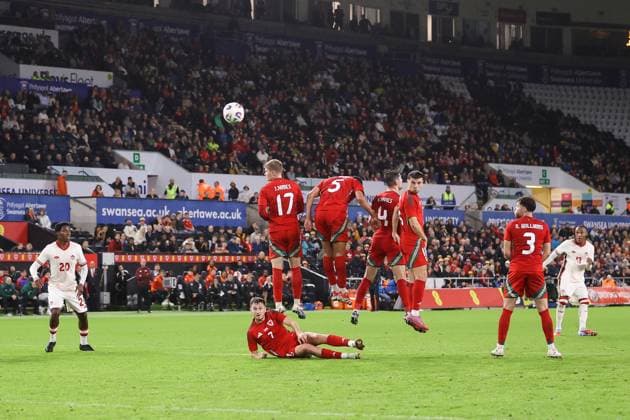 Wales v Canada 09 September 2025, Swansea - International Friendly, Länderspiel, Nationalmannschaft Football - Wales v Canada - Derek Cornelius of Canada scores their first goal from a free kick - Photo: Jacques Feeney Offside. Swansea UK Copyright: xJacquesxFeeneyx xOffsidexOffside