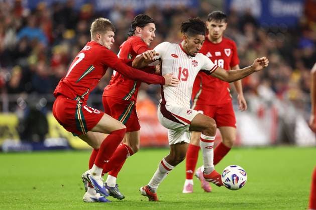 Wales v Canada 09 September 2025, Swansea - International Friendly, Länderspiel, Nationalmannschaft Football - Wales v Canada - Nathan Saliba of Canada is put under pressure by Jordan James of Wales and Harry Wilson of Wales - Photo: Jacques Feeney Offside. Swansea UK Copyright: xJacquesxFeeneyx xOffsidexOffside