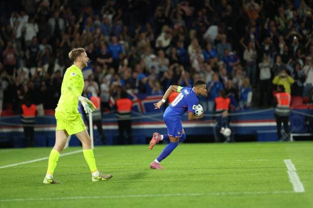 Football France Islande PHOTOPQR LE PARISIEN Olivier Arandel ; Paris ; 09 09 2025 ; Paris, France Parc des Princes Mardi 9 septembre 2025 Sports Football Équipe de France de football Éliminatoires de la zone Europe pour la Coupe du monde de football 2026 France - Islande - Joie de Kylian Mbappé après son penalty LP Olivier Arandel Saint Denis, France, sept 9th 2025. Stade de France. Soccer. France - Iceland: World Cup qualifying match