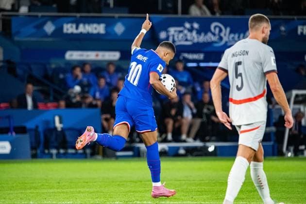 FOOTBALL: FRANCE - ISLANDE Baptiste AUTISSIER MAXPPP - Paris 09 09 2025 Baptiste AUTISSIER Maxppp Paris ; 09 09 2025 ; Joie des joueurs de l‚Äôequipe de france aprv s le but de Kylian Mbappe lors du match France vs Islande comptant pour la 2e journee des qualification pour la Coupe du Monde 2026 a Paris le 09 septembre 2025. Saint Denis, France, sept 9th 2025. Stade de France. Soccer. France - Iceland: World Cup qualifying match Paris Paris Ile de France France  Copyright: xMAXPPPxBaptistexAUTISSIERx BAU202509099470 BAU202509099470