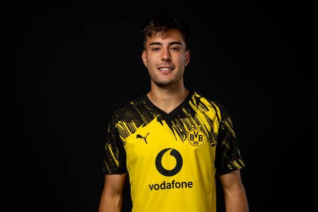Borussia Dortmund; 1. BL, Porträttermin 2025 2026 Borussia Dortmund; 1. BL, Porträttermin 2025 2026 Aaron Anselmino; Borussia Dortmund; 1. BL, Porträttermin 2025 2026 Foto: Borussia Dortmund Hendrik Deckers via Revierfoto Dortmund Trainingsgelände Hohenbuschei Nordrhein-Westfalen Deutschland