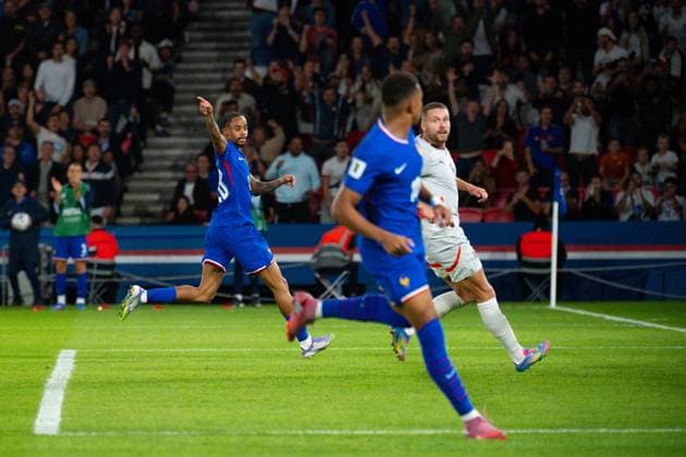 FOOTBALL : France vs Islande - Paris - 09 09 2025 Bradley Barcola ( 20 - France ) celebrates after scoring during the European Qualifying round match between France and Iceland at Parc des Princes on September 09, 2025 in Paris, France. ( Photo by Federico Pestellini PsnewZ ) - Parc des PrincesFrance  Copyright: xFedericoxPestellinix