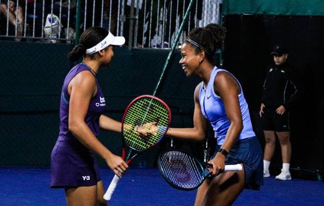 WTA, Tennis Damen 250 SP OPEN SaO PAULO, SP - 09.09.2025: WTA 250 SP OPEN - The first edition of the SP Open, a WTA 250 series tournament played on hard courts, will take place at Villa-Lobos Park, in the west zone of Sao Paulo. The event marks Sao Paulo& 39;s return to the official WTA calendar after 25 years and is the largest women& 39;s tournament in Brazil since 2016. In addition to the sporting competitions with 32 players in the singles and 16 doubles. In the photo, tennis players Victoria Luiza Barros and Nauhany Vitoria Leme (BRA), during a SP Open match, against tennis players Ana Rogers and Janice Tjen (USA), this Tuesday (09). (Photo: Aloisio Mauricio Fotoarena) x2803981x  AloisioxMauricio