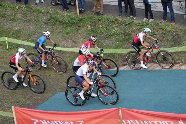 09 09 2025, Zermatt, Valais 2025 UCI Mountain Bike World Championships, Jolanda Neff 10 (SUI), Linda Indergand 32 (SUI), Evie Richards 1 (GBR), Jennifer Jackson 7 (CAN), today s Bronze Medal, Laura Stigger 8 (AUT), Jenny Rissveds 3 (SWE), today s Silver Medal during the Cross-Country Short Track Elite Women Final Zermatt Zermatt Valais Switzerland Copyright: xJustPictures.ch FrancescoxMinghettix jp-en-FrMi-MNG_5692