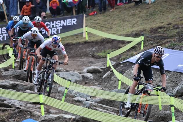 09 09 2025, Zermatt, Valais 2025 UCI Mountain Bike World Championships, Lars Forster 14 (SUI), Samuel Gaze 56 (NZL), Jose Gerardo Ulloa Arevalo 26 (MEX) during the Cross-Country Short Track Elite Men Final Zermatt Zermatt Valais Switzerland Copyright: xJustPictures.ch FrancescoxMinghettix jp-en-FrMi-MNG_6639